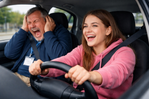 Как выбрать инструктора по вождению: 5 факторов, которые стоит учитывать